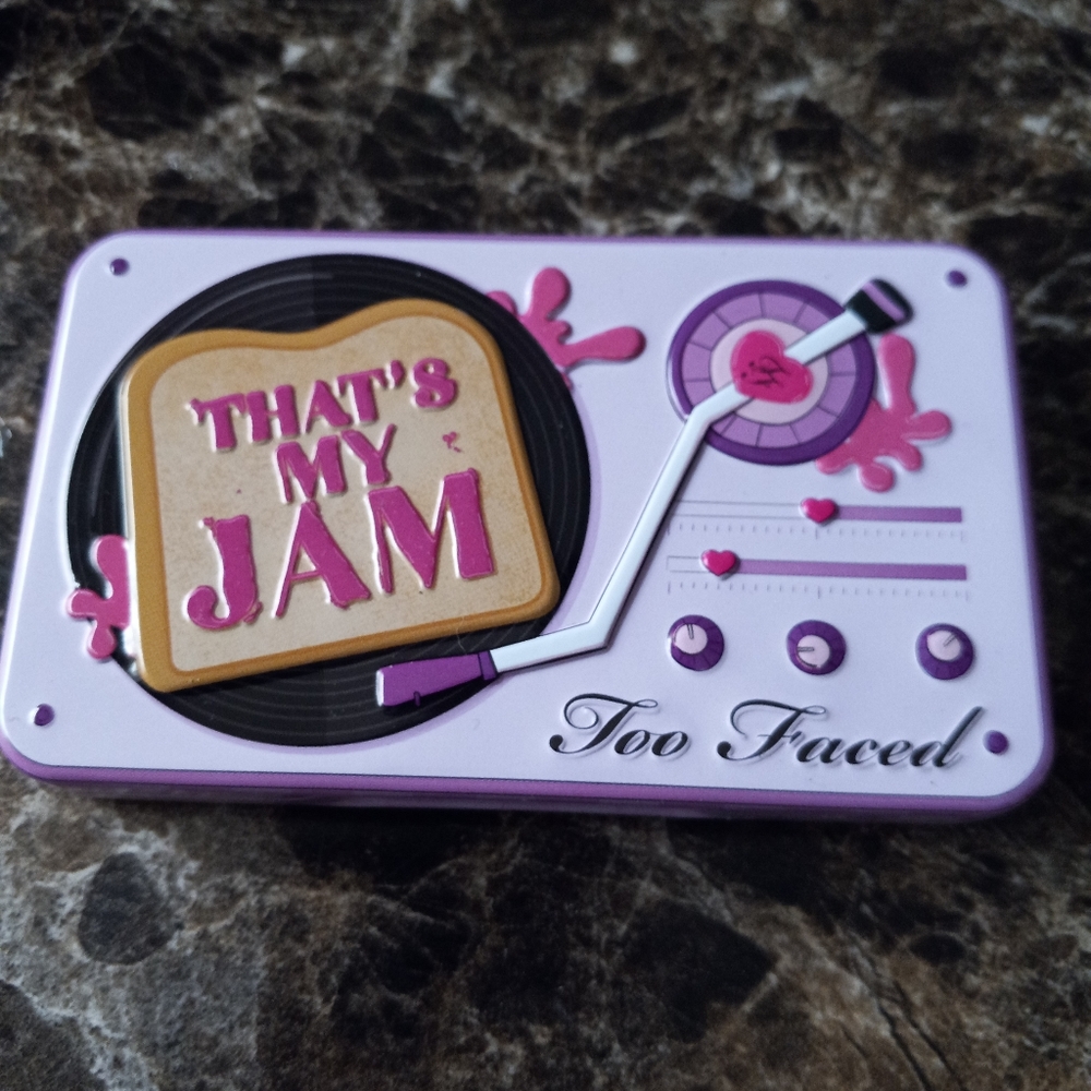 Too faced That's my Jam Eyeshadow Palette - New with small brush indent. No Box